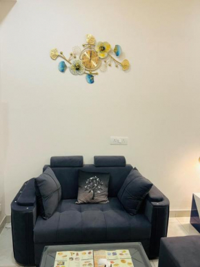 Cozy Noida Studio, Super Comfy!